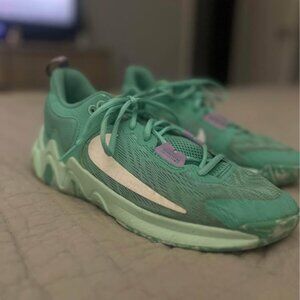 Youth Basketball shoes - Giannis Immortality 2 nike - teal/mint color SIZE 7